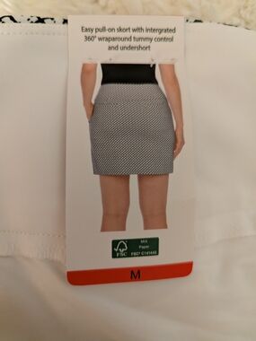 Up! Pull-On Skort 360°  Tummy Control - Black/White
